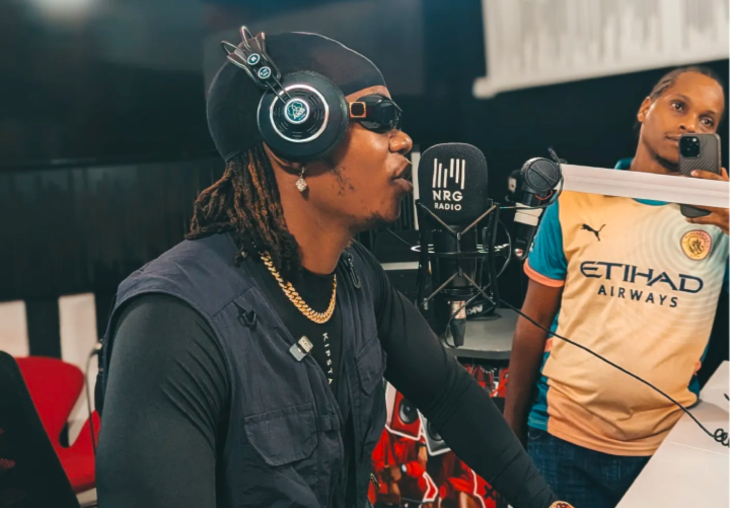 Aspino Boy : l’étoile montante du Congo saluée par NRG Radio Uganda